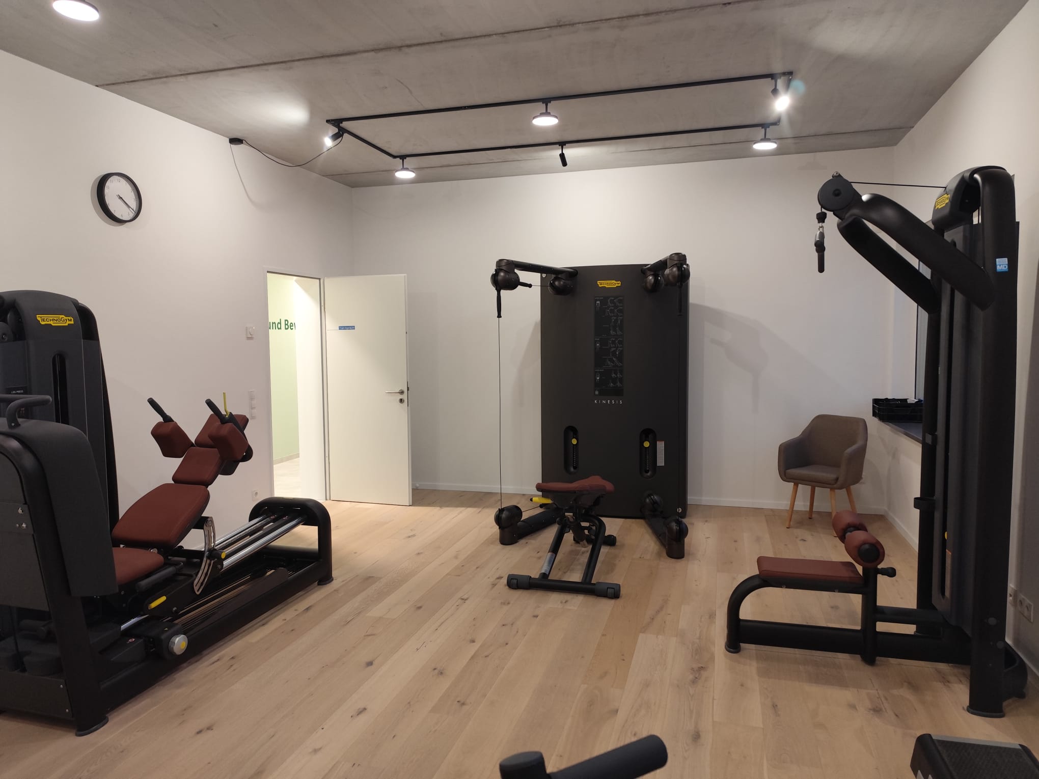 WhatsApp Image 2025-12-19 at 20.09.22 (1)